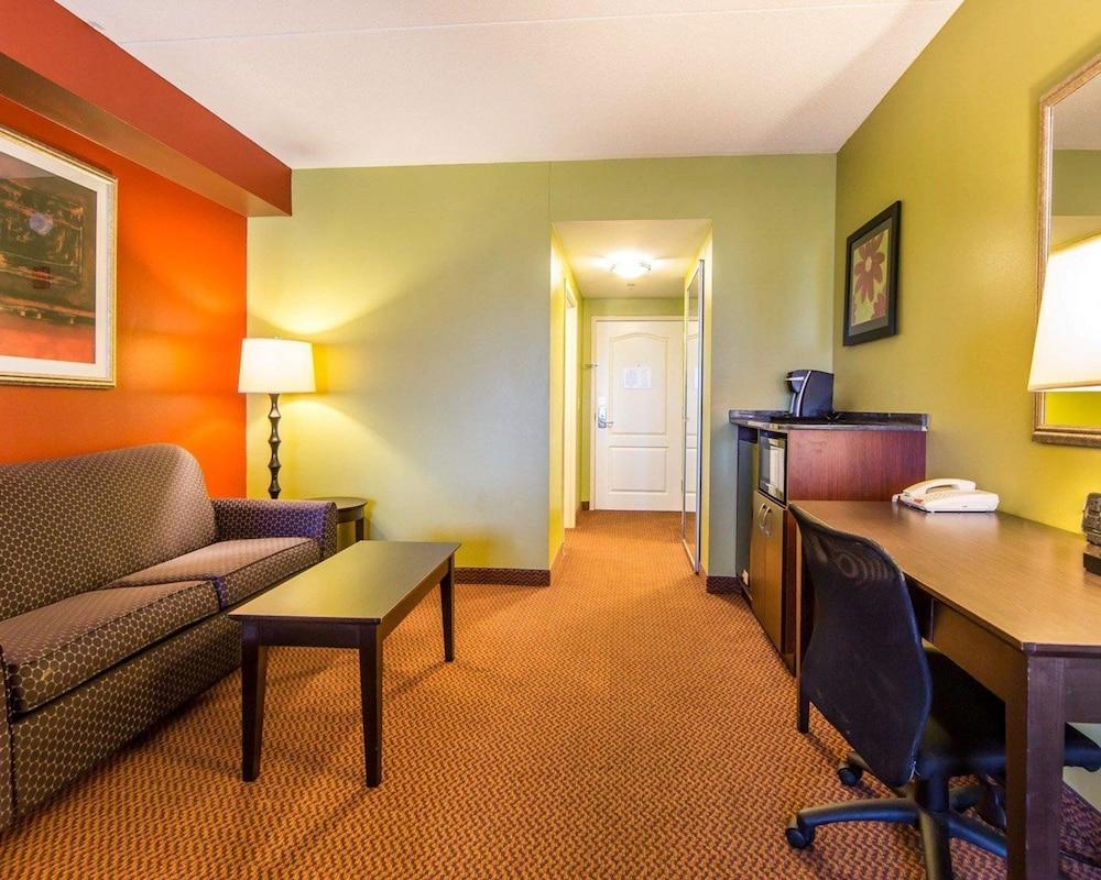 Hotel Comfort East 2*