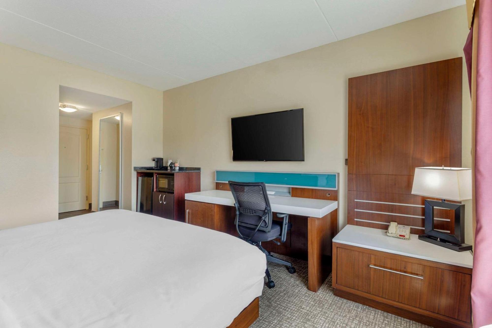 Hotel Comfort East 2*