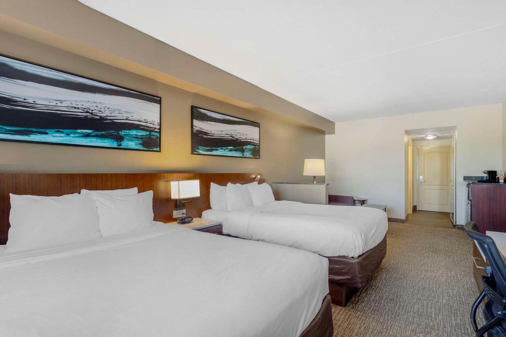 Comfort East Hotel