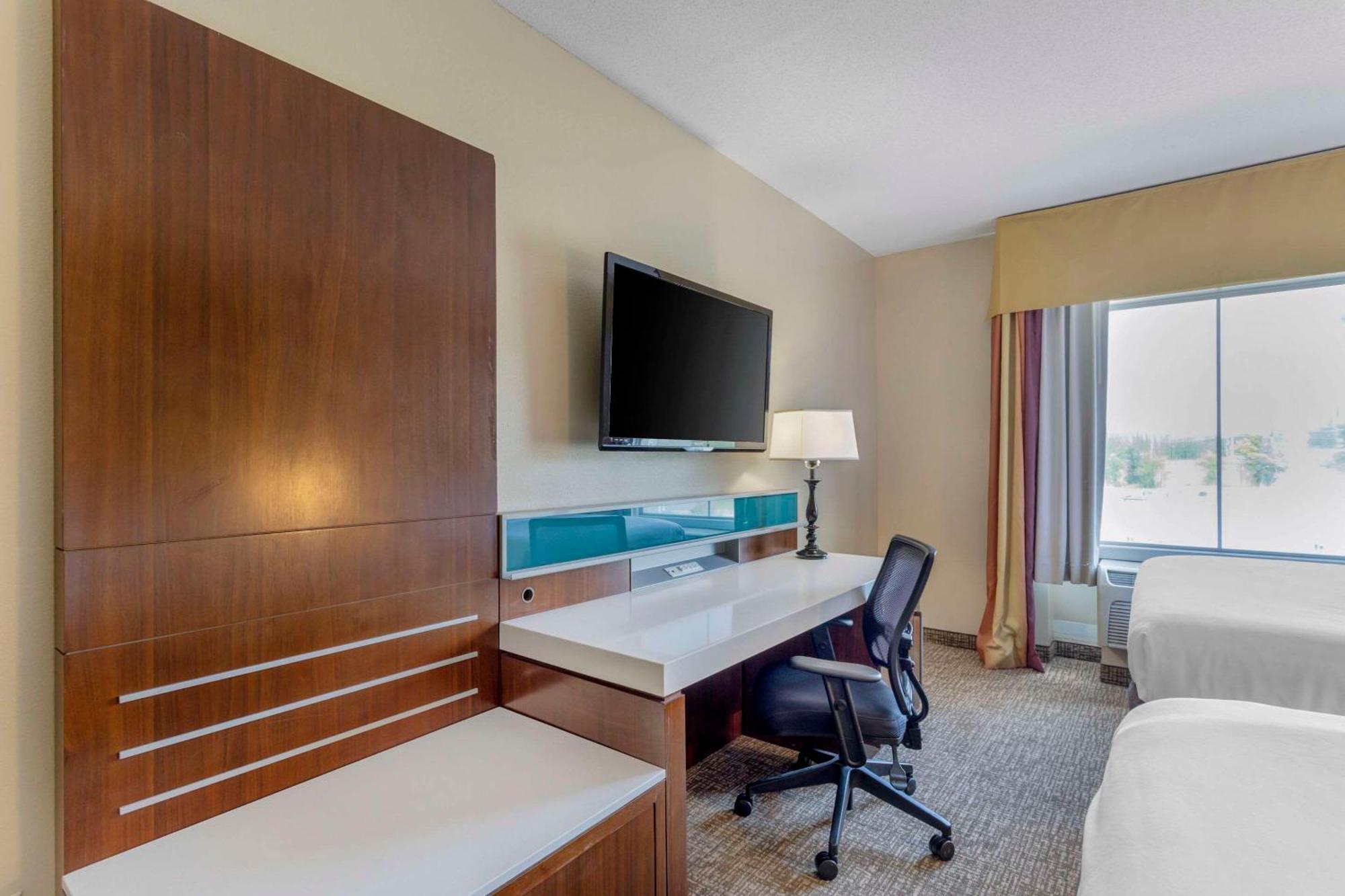 Comfort East Hotel 2*