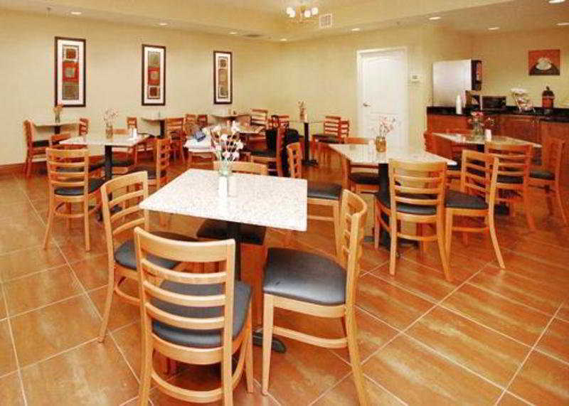 Hotel Comfort East 2*